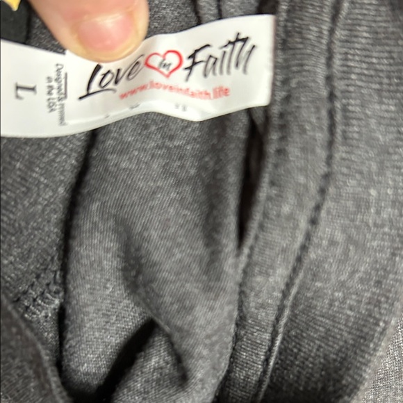 Love in Faith “I’ve Survived….” Gray Tee - Picture 2 of 3